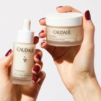 CAUDALIE Vinoperfect Serum Mehr Ausstrahlung 30 Ml 7 CAUDALIE Vinoperfect Serum Mehr Ausstrahlung 30 Ml – Bild 5