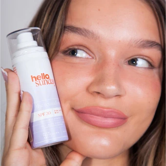 Hello Sunday The Retouch One Face Mist SPF 30 75 Ml 8 Hello Sunday The Retouch One Face Mist SPF 30 75 Ml – Bild 6